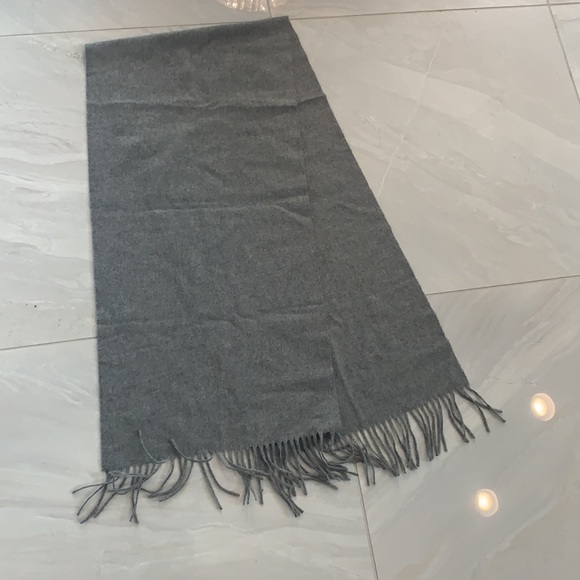 NWOT MOSCHINO wool scarf - Picture 5 of 5
